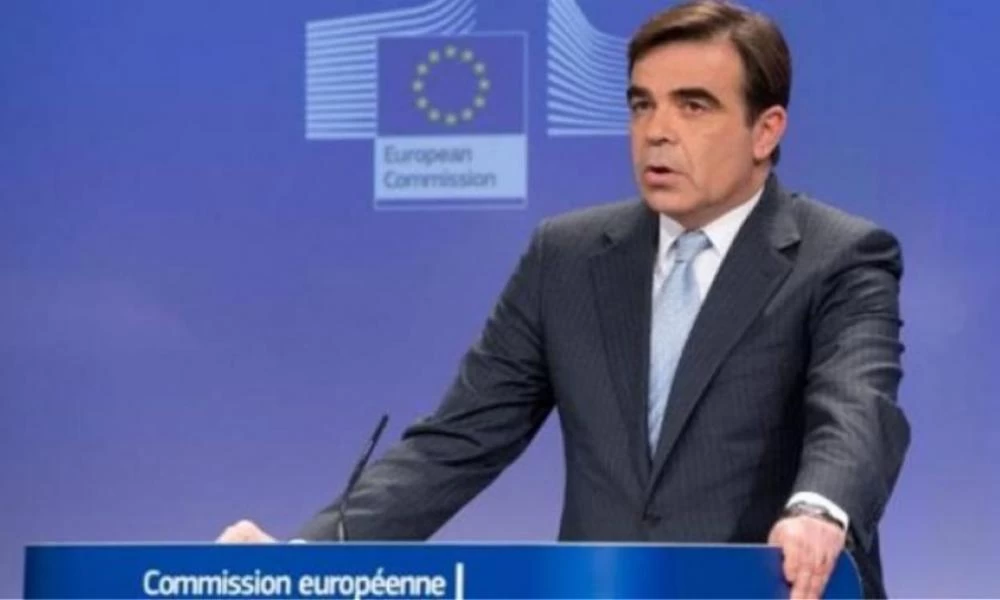 Σχοινάς για εμβολιασμούς: Η ΕΕ είναι "μία Ένωση για όλους"